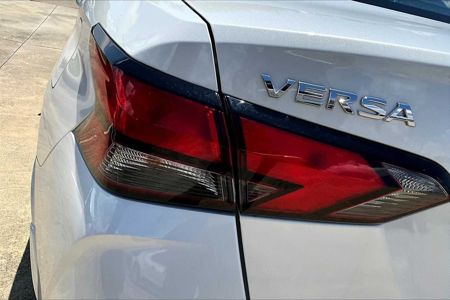 Used 2025 Aspen White Tricoat Nissan SV image 12