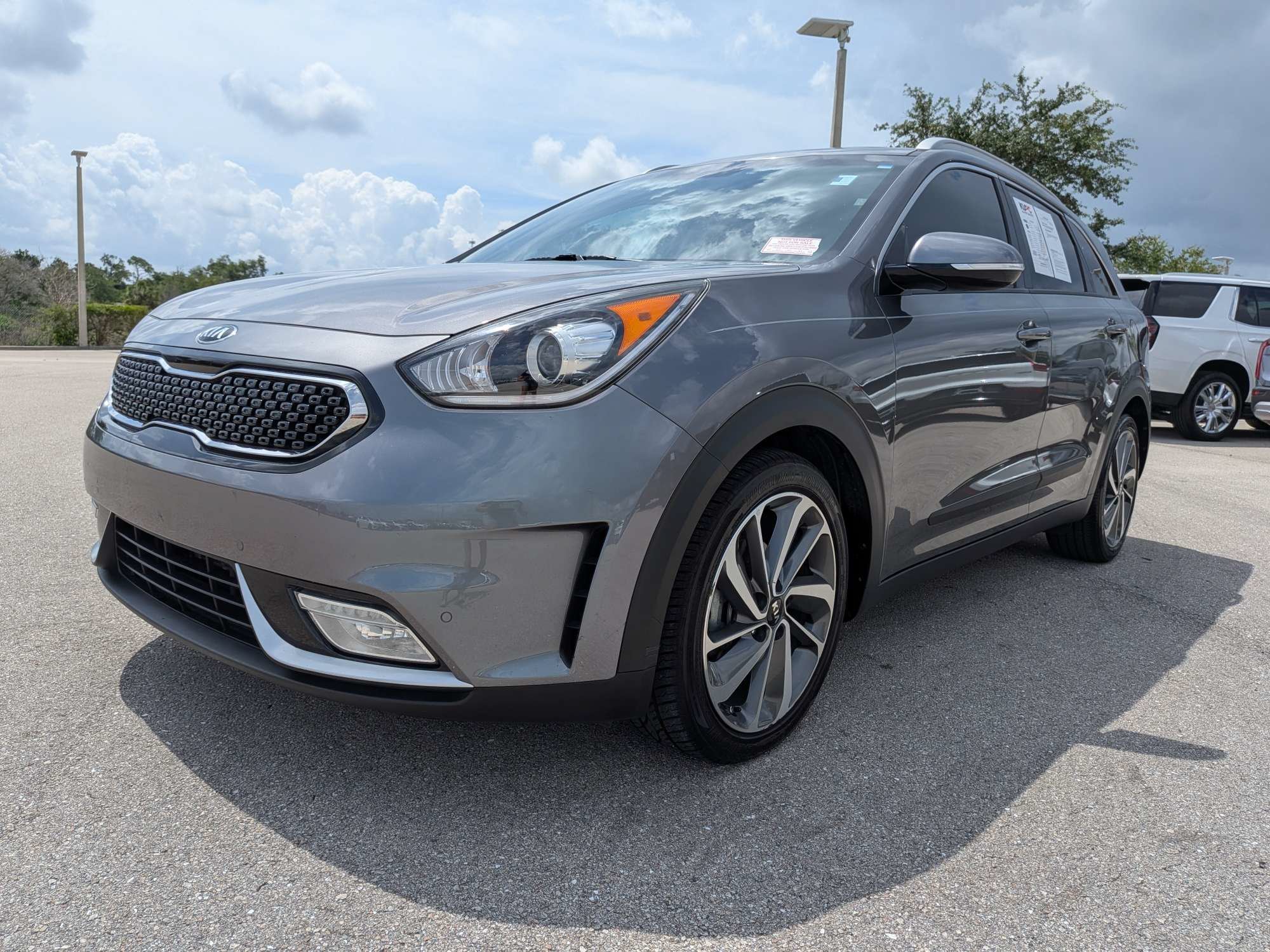 Used 2017 Metal Stream Kia Touring image 9