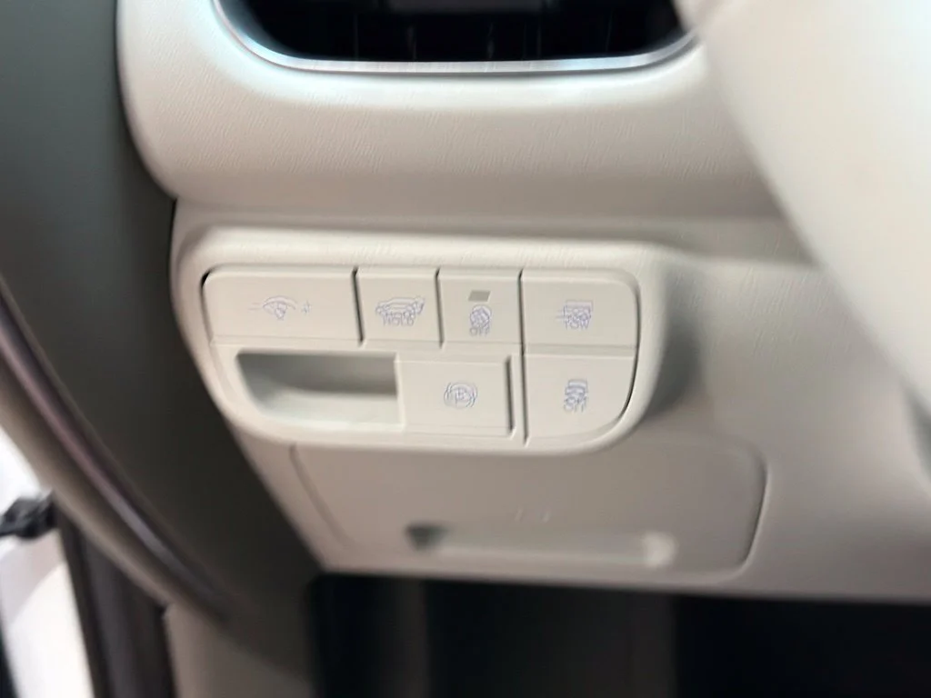 New 2027 Creamy White Pearl Hyundai SEL image 36