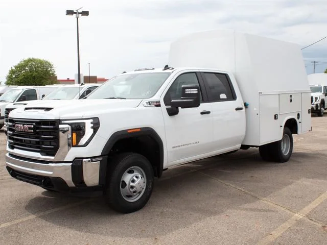 2025 GMC Sierra 4WD Crew Cab Standard Box Pro's photo