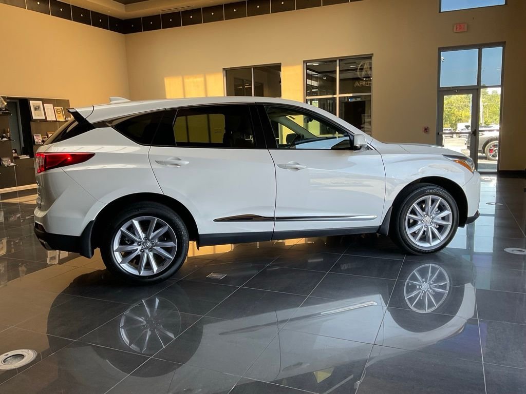 Used 2024  Acura Base image 7