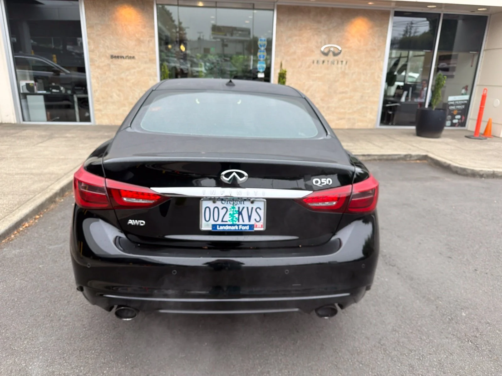 Used 2018 Black INFINITI 3.0t LUXE image 9