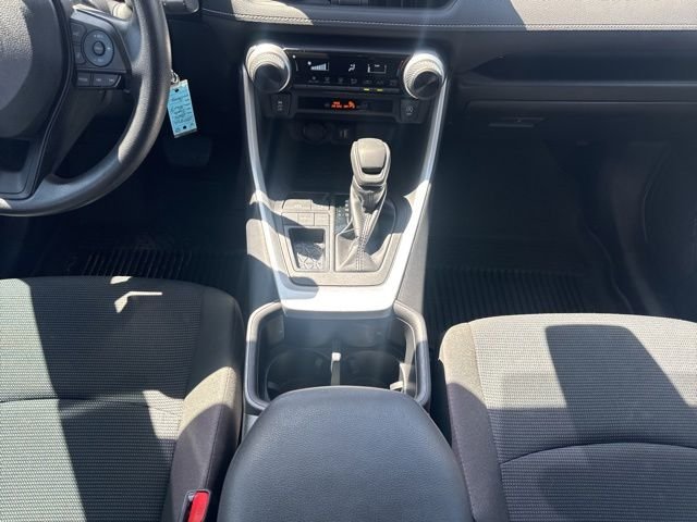 2024 Toyota RAV4 LE - Photo 14