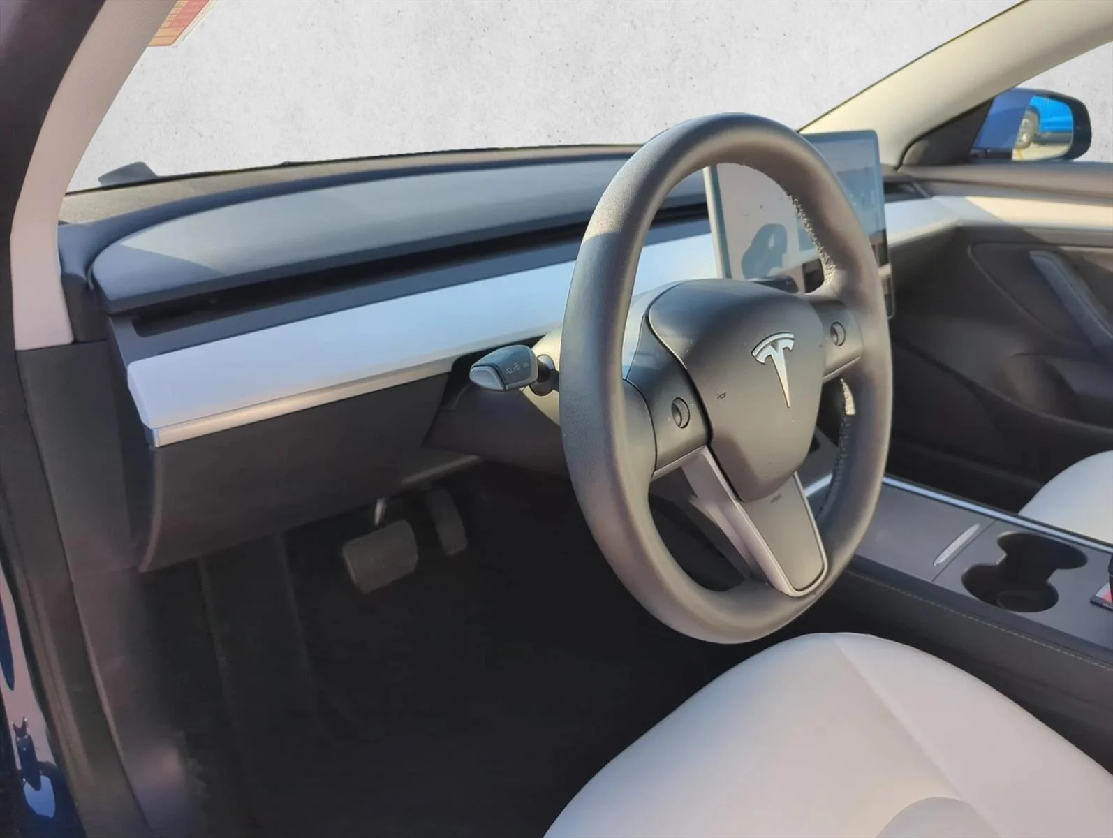 Used 2022 Blue Tesla Long Range image 13