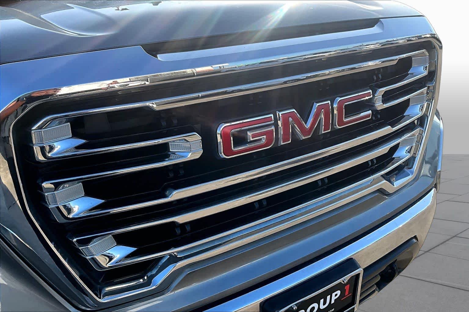 Used 2020 Satin Steel Metallic GMC SLT image 30