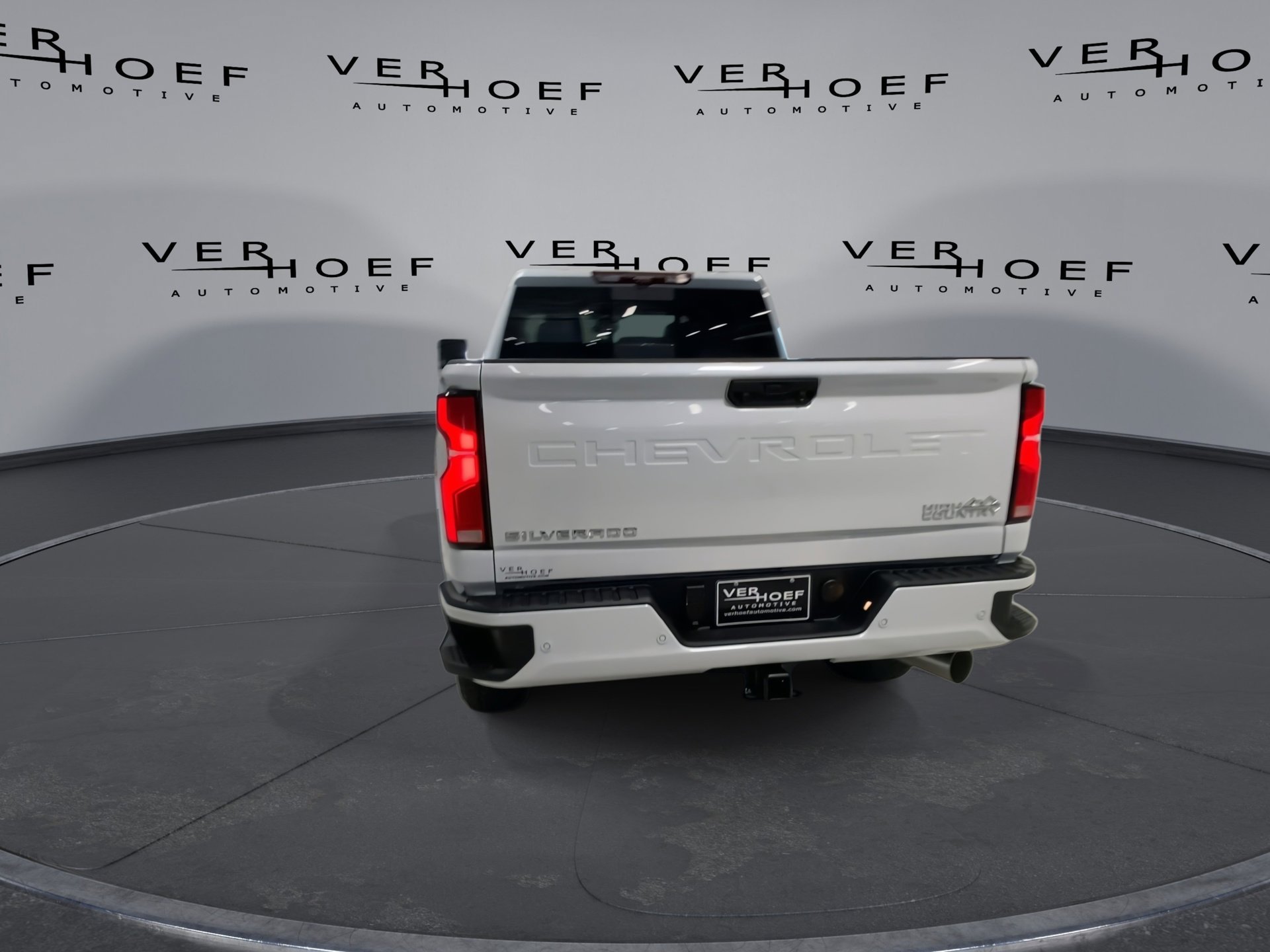 New 2026 Polar White Tricoat Chevrolet High Country image 7