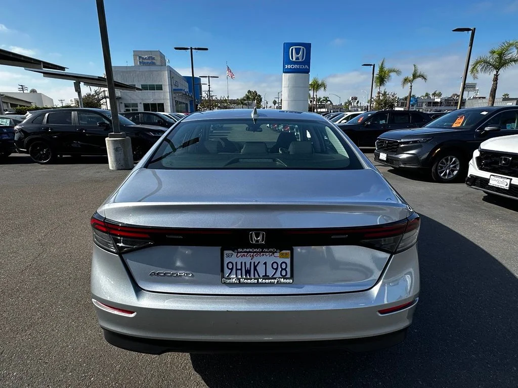 Used 2023 Silver Honda LX image 8