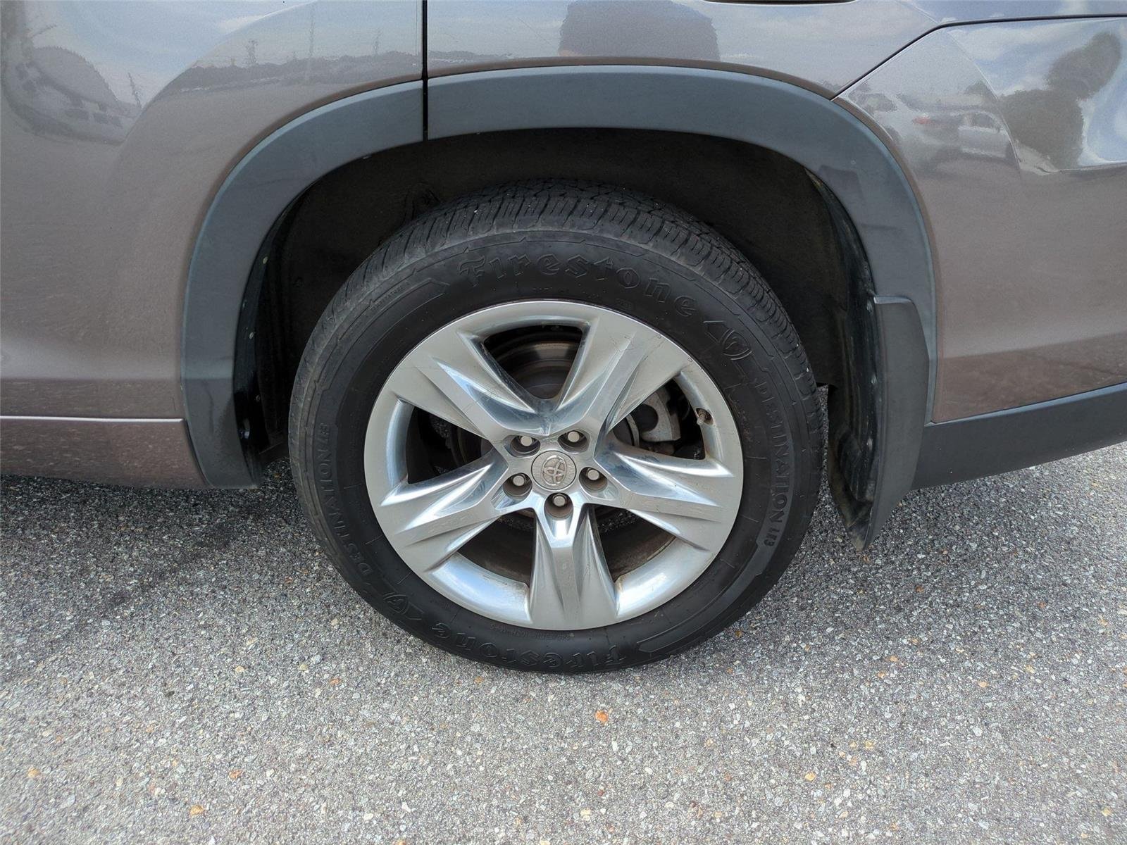 Used 2014 PREDAWN GRAY MICA TOYOTA  image 11