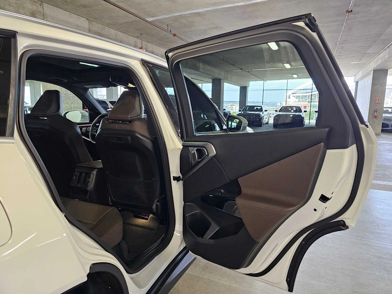 New 2026 Alpine White BMW 30 xDrive image 26