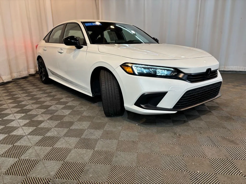 Certified Used 2023 Platinum White Pearl Honda 2.0L 4D SPORT image 3