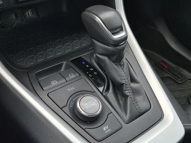Used 2024 Magnetic Gray Metallic Toyota XSE image 27