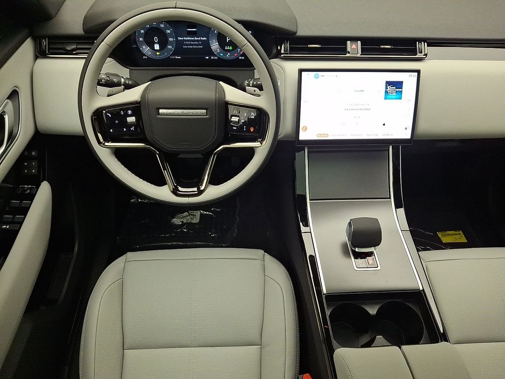 New 2026 Santorini Black Metallic Land Rover S image 8