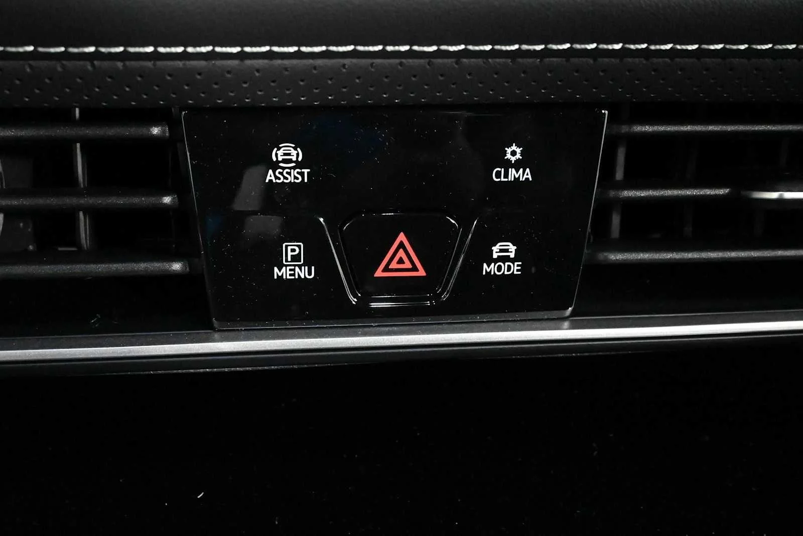 New 2026 Pure Gray Volkswagen 2.0T SE w/Technology image 29