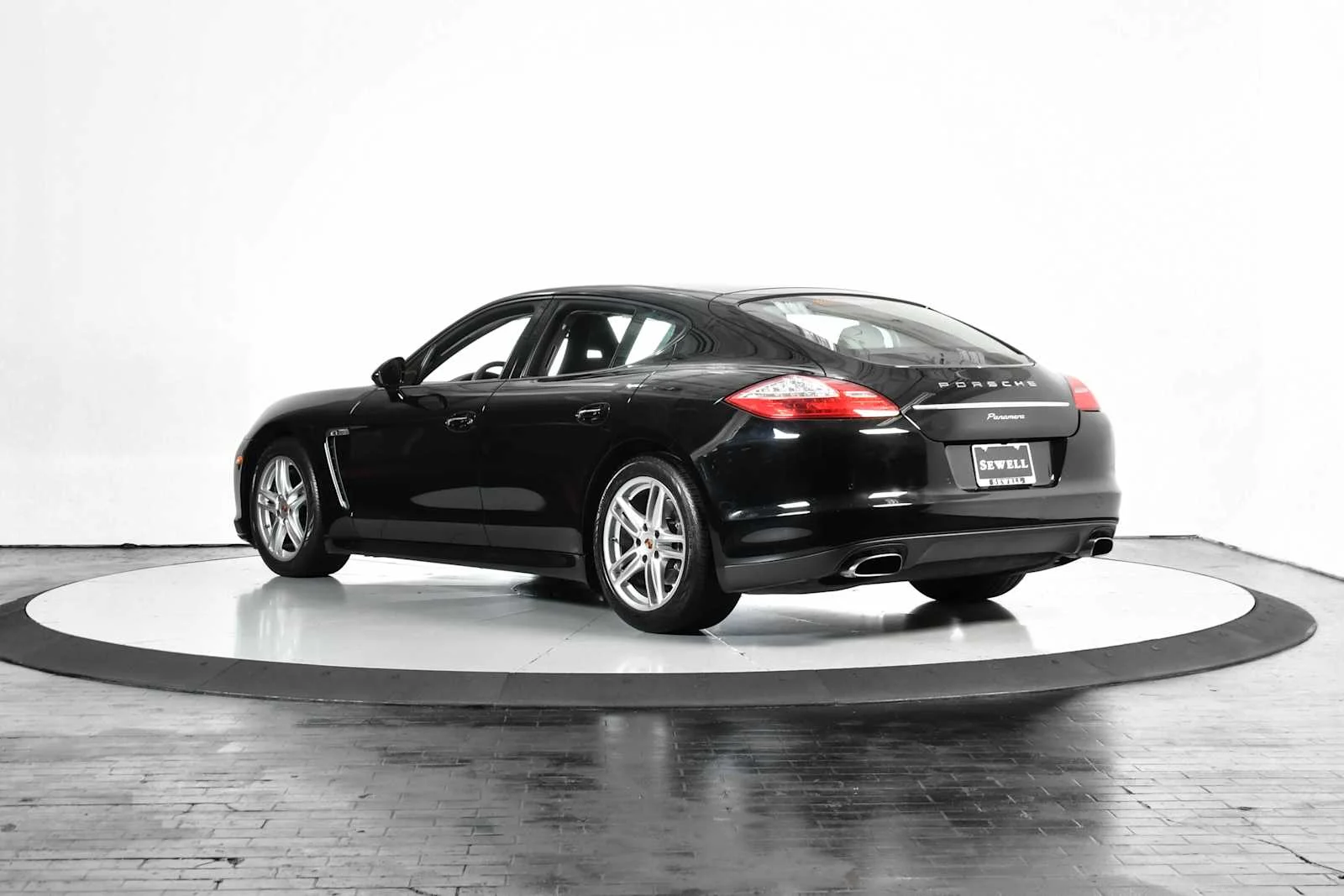 Used 2013 Black Porsche  image 4