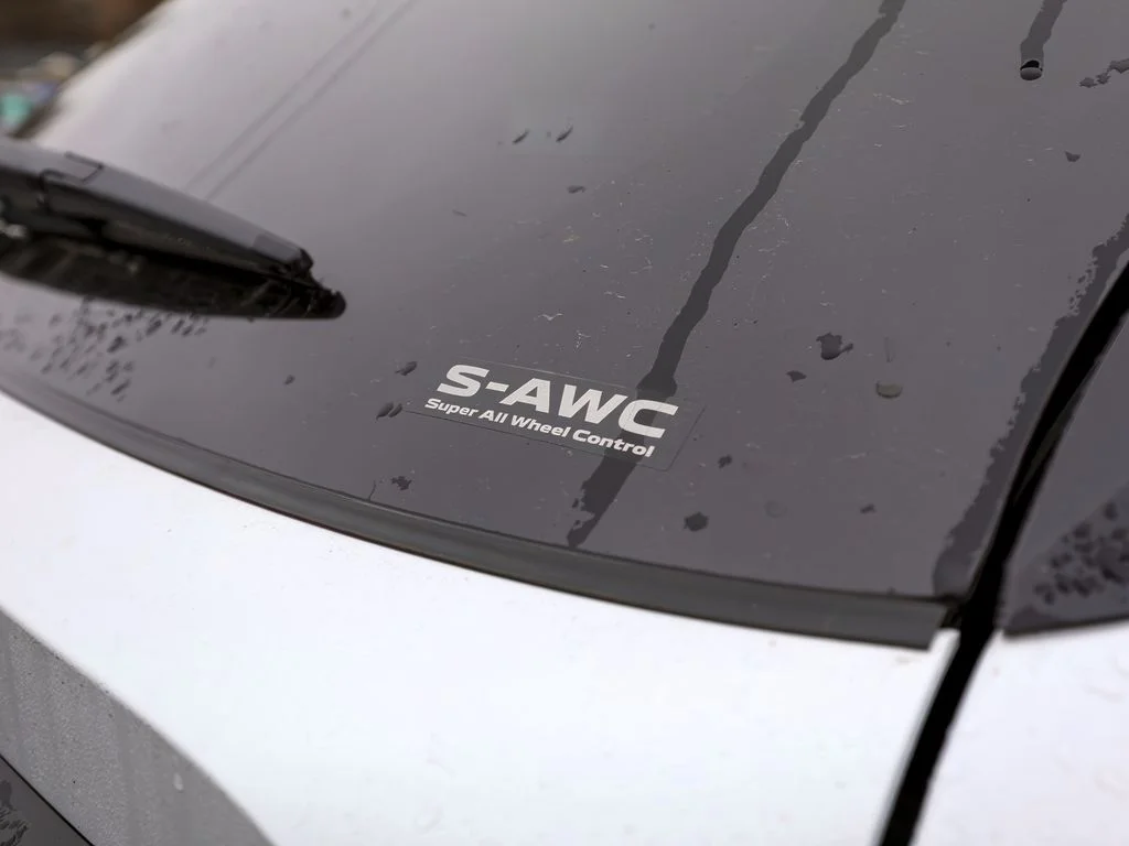 New 2025 White Diamond Mitsubishi SE image 31