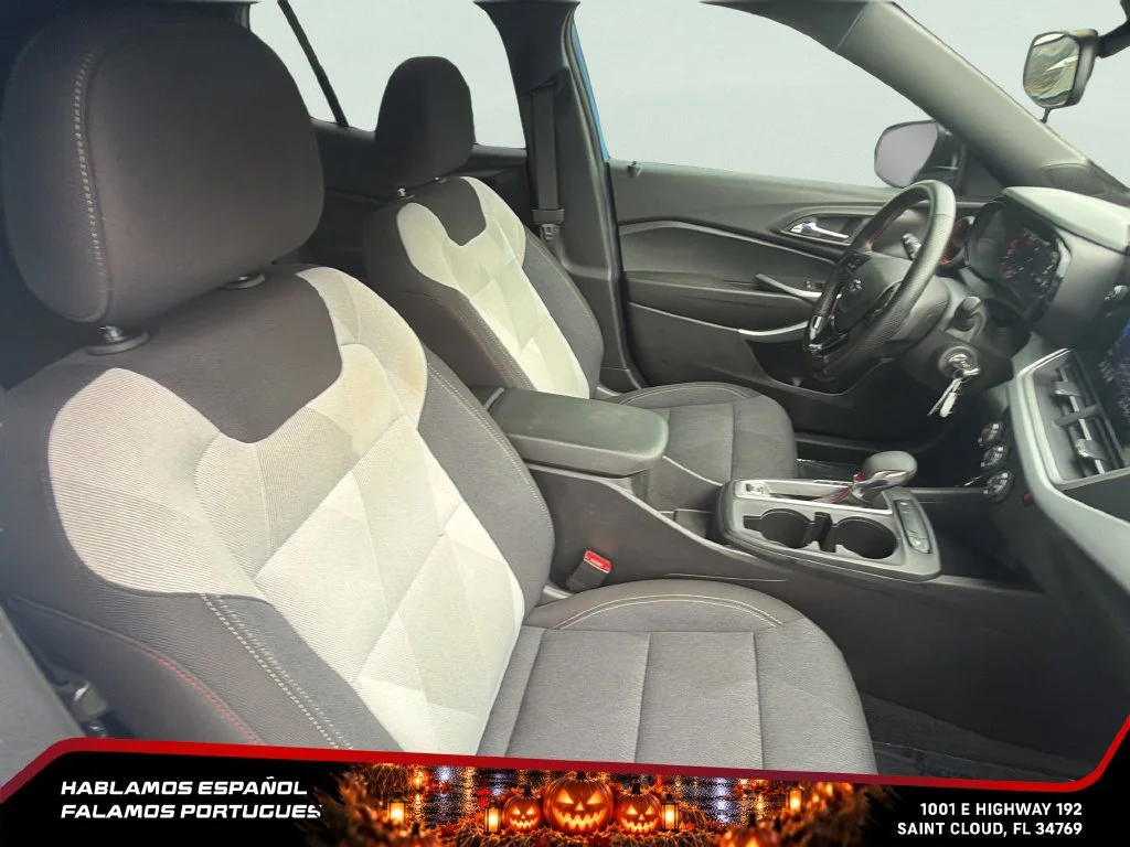 Used 2024 Fountain Blue Chevrolet 1RS image 30