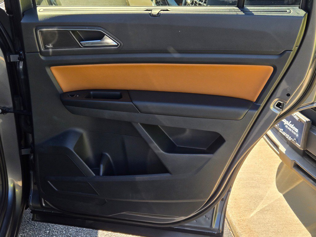 Used 2019 Platinum Gray Metallic Volkswagen SEL Premium image 8