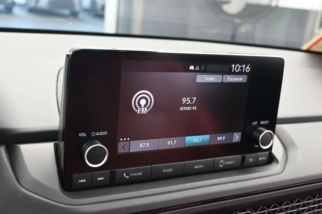 Used 2023 Platinum White Pearl Honda EX image 19