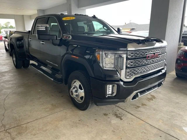 Used 2022 Black GMC Denali image 3
