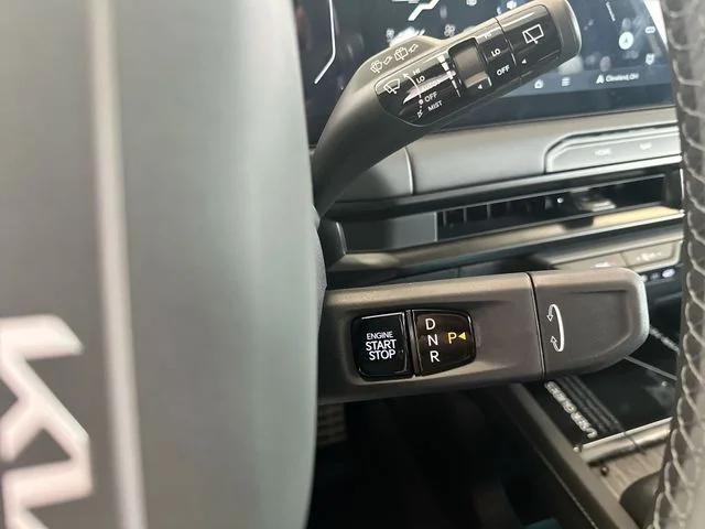 New 2027 Glacial White Pearl Kia X-LINE SX PRESTIGE image 24