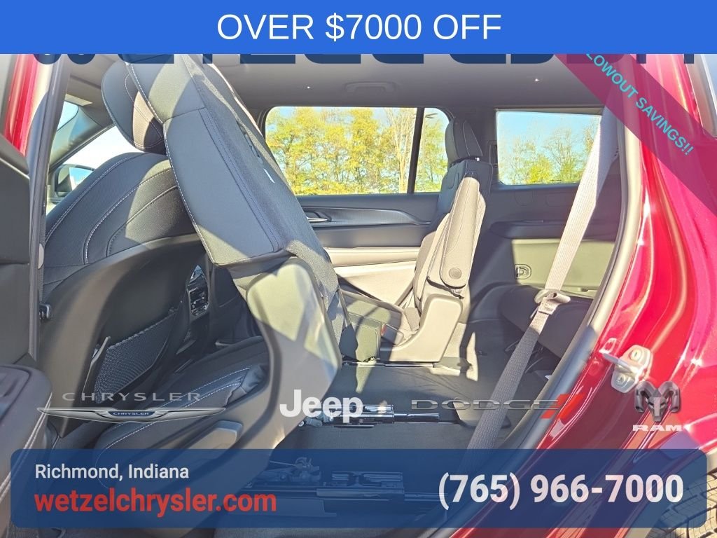 New 2025 Velvet Red Pearl-Coat Exterior Paint Jeep Laredo image 29