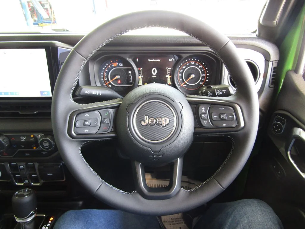 New 2026 Mojito Clearcoat Jeep Sport RHD image 19