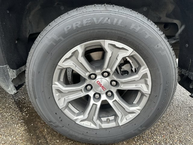 Used 2025 Black GMC SLT image 26