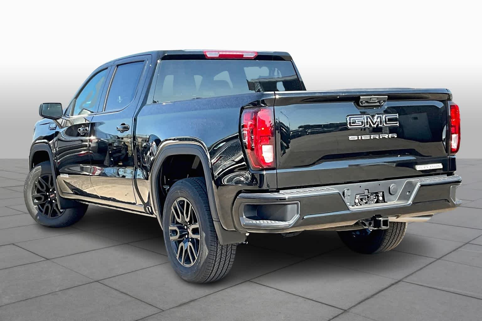 Used 2025 Onyx Black GMC Elevation image 12