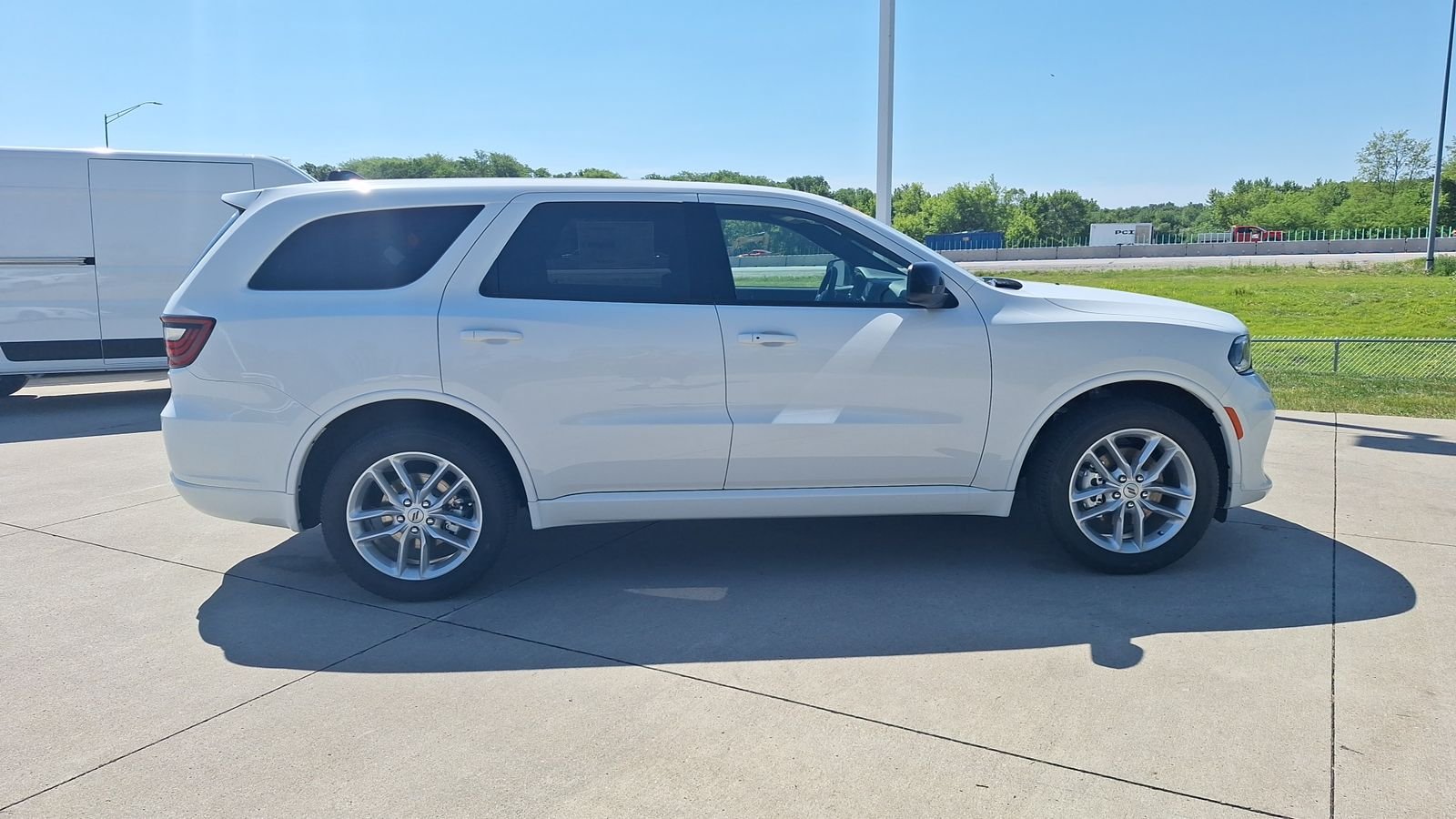 New 2026 White Knuckle Clear-Coat Exterior Paint Dodge GT image 6
