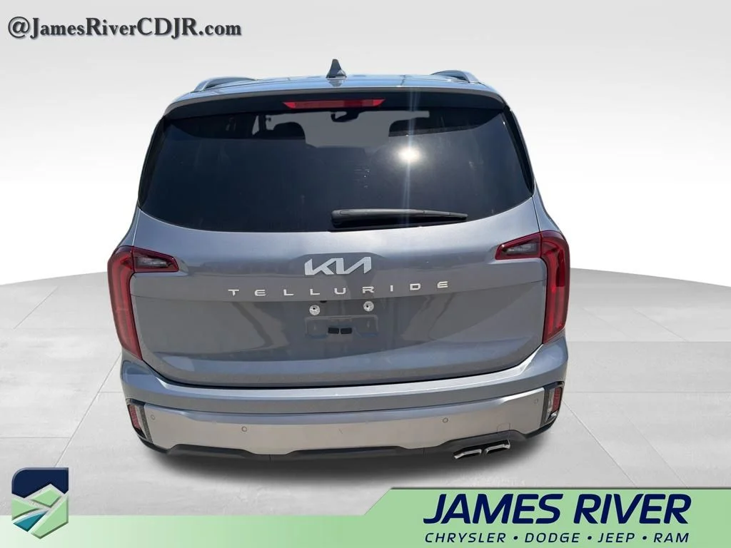 Used 2025 Silver Kia S image 7