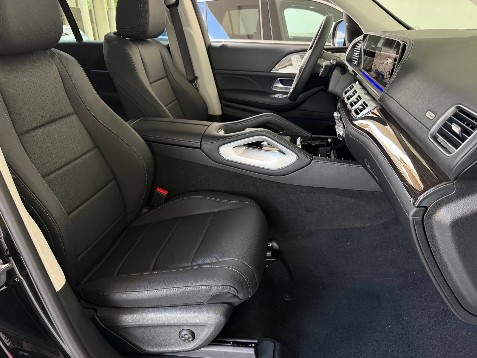 New 2026 Black Mercedes-Benz GLE 450 image 40