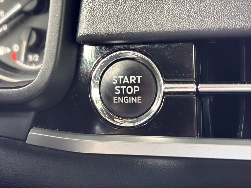Used 2022 Black Mitsubishi SEL image 11
