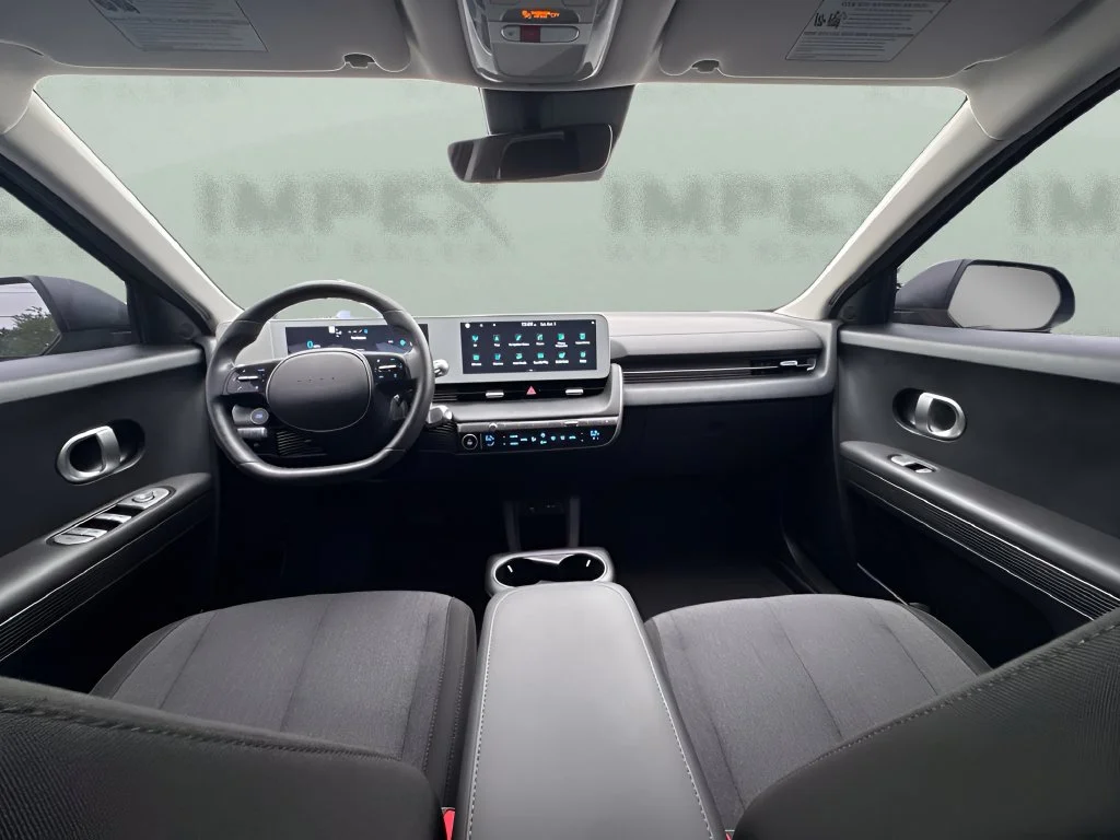 Used 2024 Gray Hyundai SEL image 13