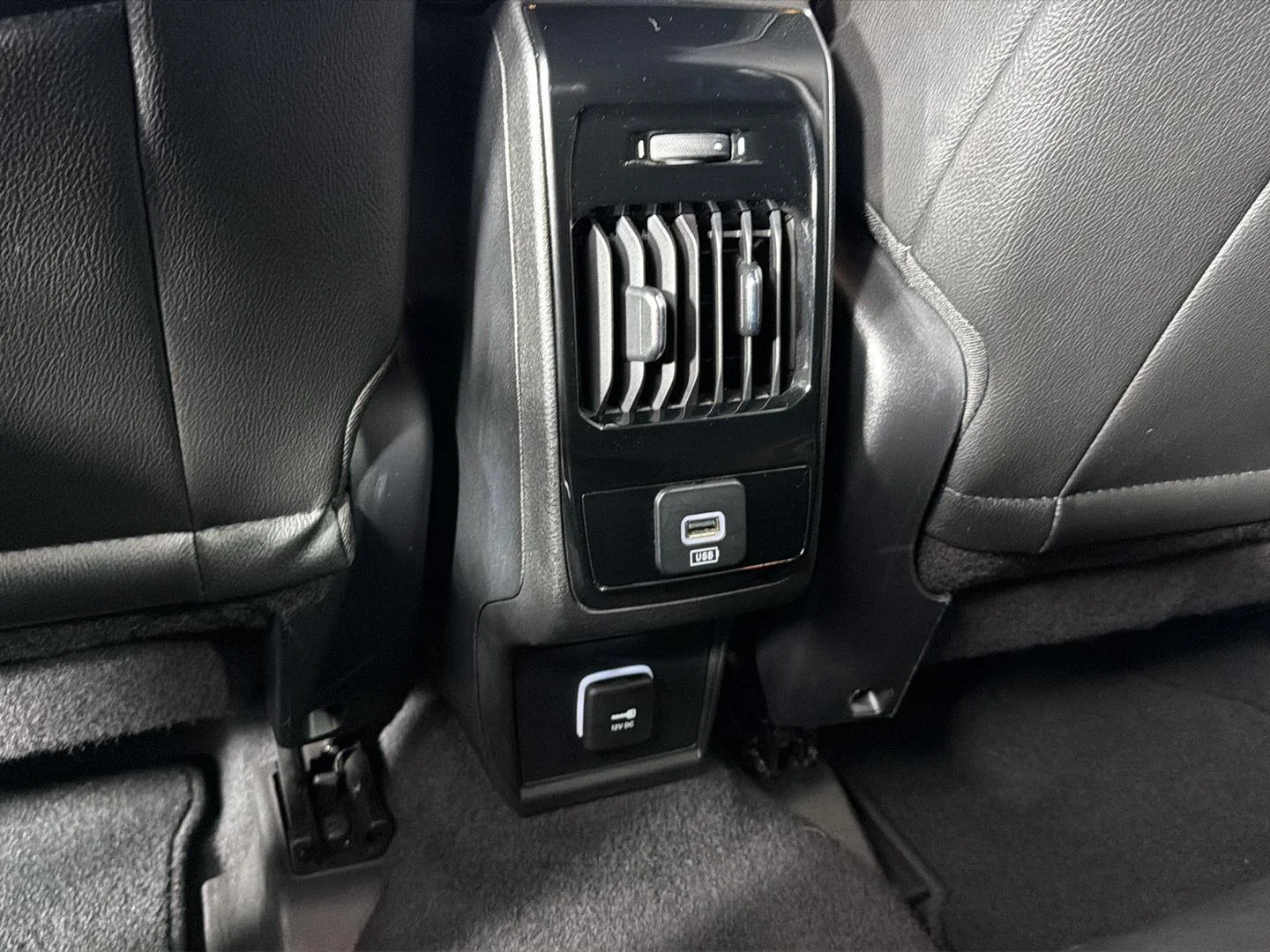 Used 2024 Bright White Clearcoat Jeep Limited image 20