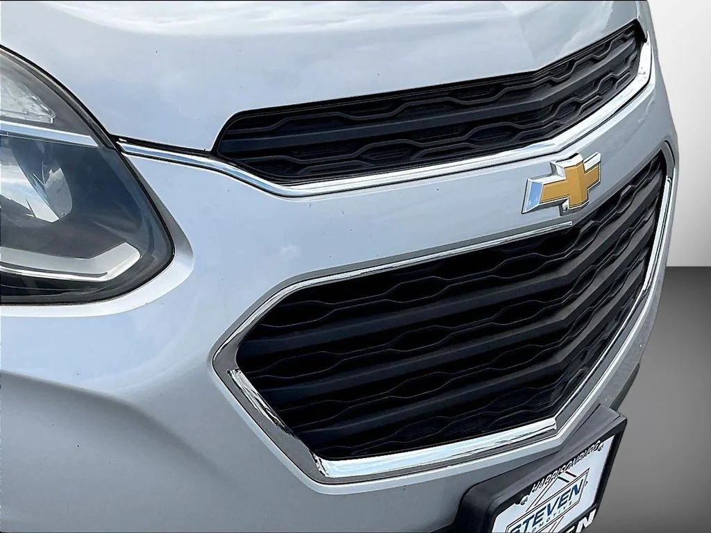 Used 2016 Silver Ice Metallic Chevrolet LS image 36