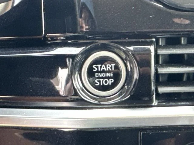 Used 2023 White Nissan SL image 42
