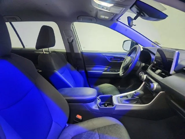 Used 2025 White Toyota LE image 21
