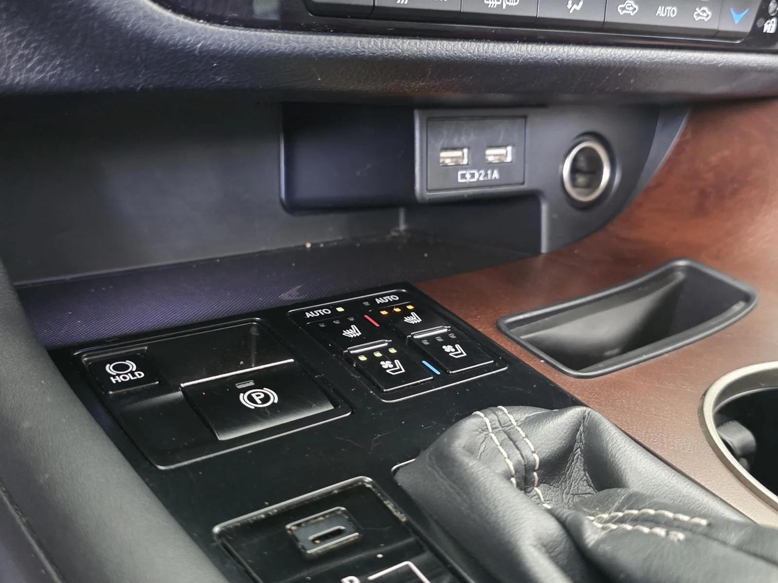 Used 2020 White Pearl Lexus 350L image 24