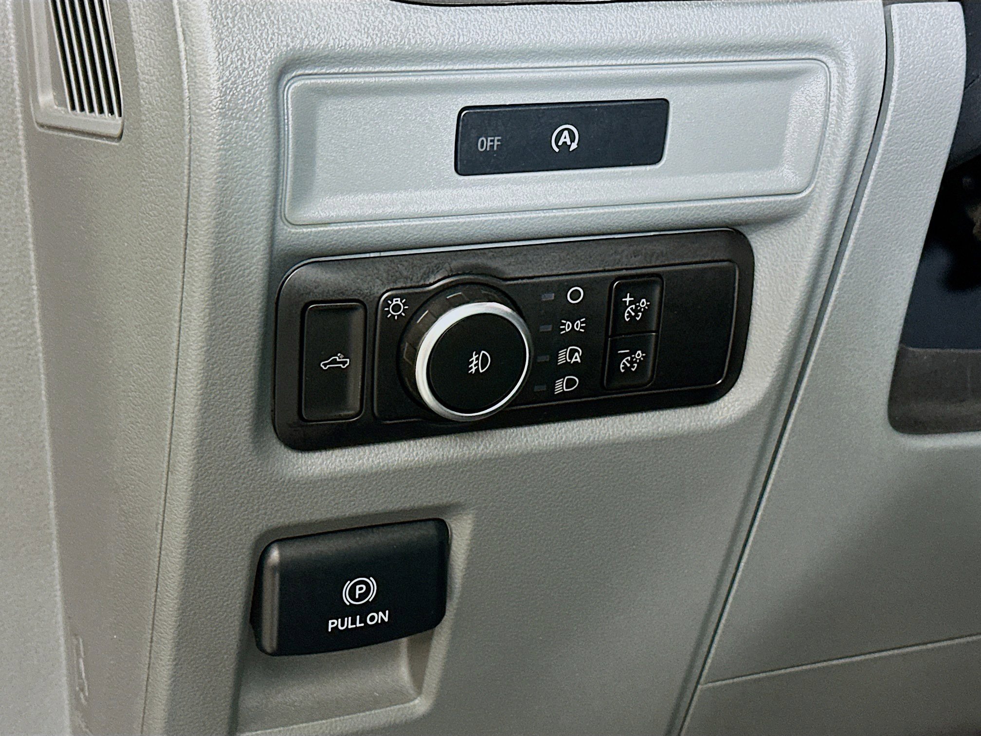 Used 2025 Gray Metallic Ford XLT image 10