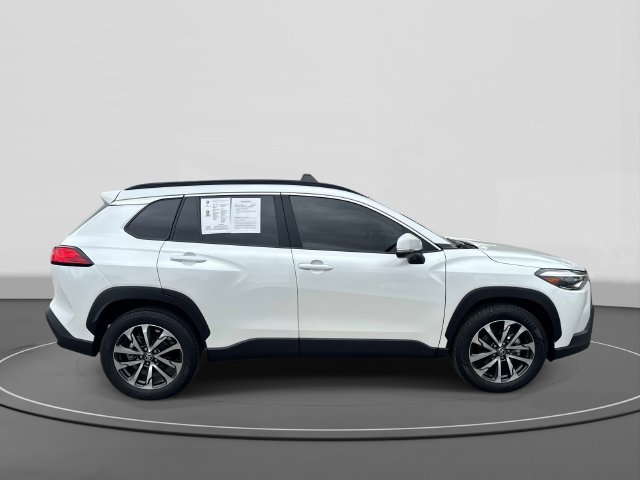 Used 2024 Beige Toyota XLE image 3