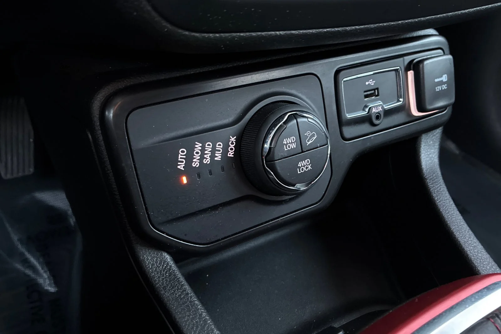Used 2022 Bikini Metallic Clearcoat Jeep Trailhawk image 37