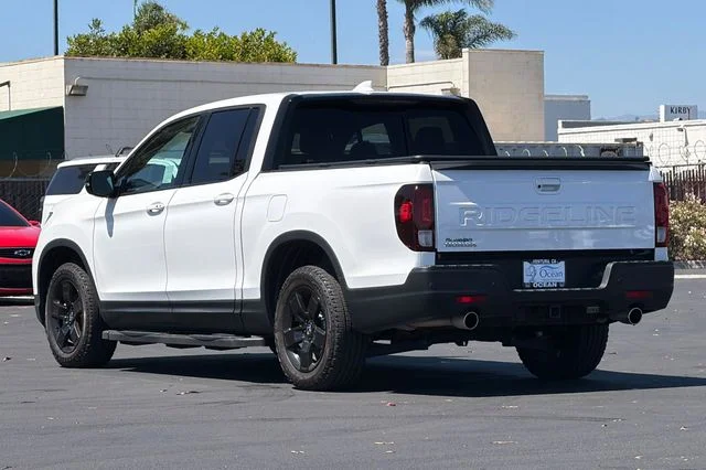 Used 2025 Platinum White Honda Black Edition image 6
