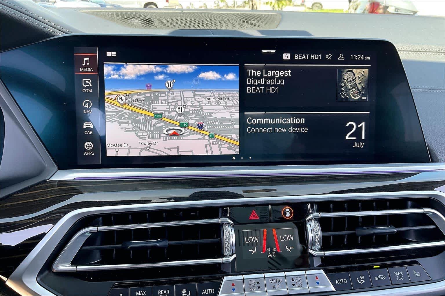 Used 2021 Black Sapphire Metallic BMW sDrive40i image 32