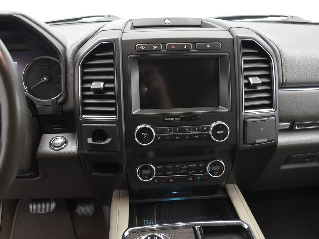 Used 2020 Blue Ford Limited image 13