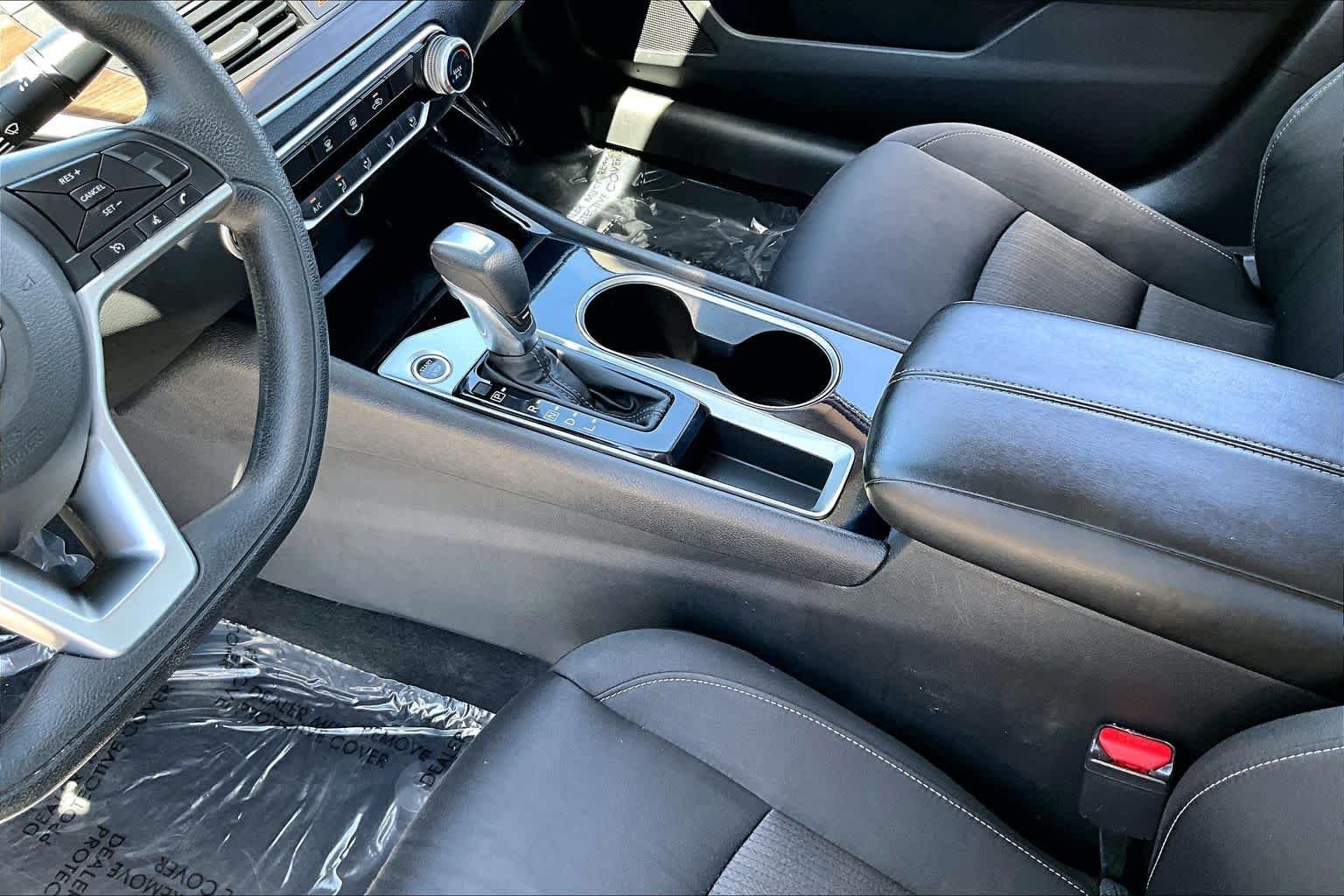2024 Nissan Altima SV - Photo 16