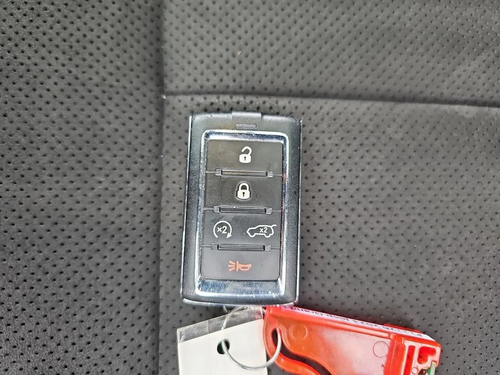 Used 2023 Gray Jeep Altitude image 37