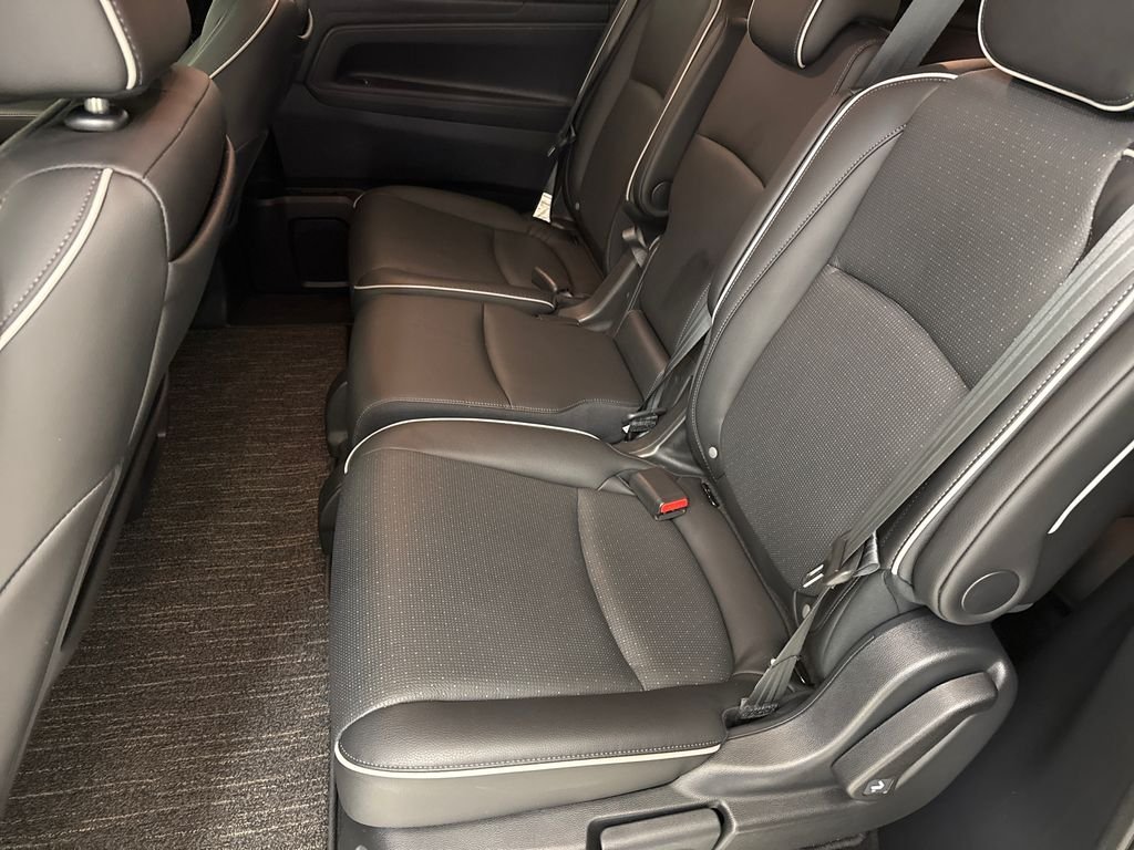 2025 Honda Odyssey Elite - Photo 18