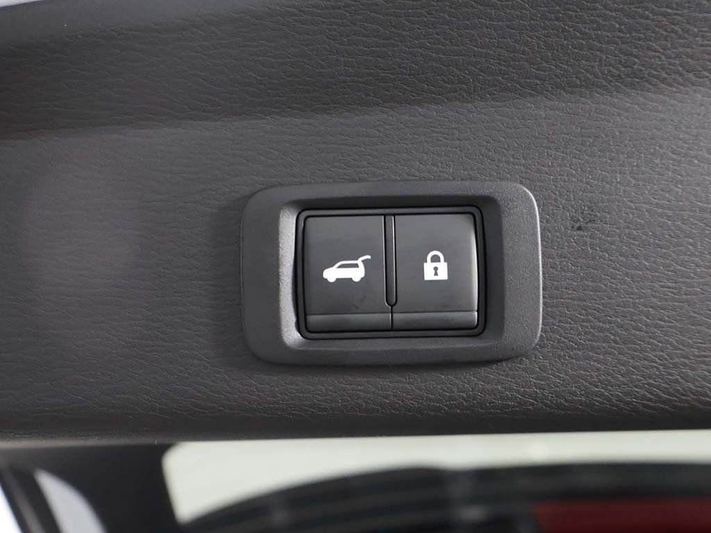 New 2026 White Mitsubishi SEL image 26