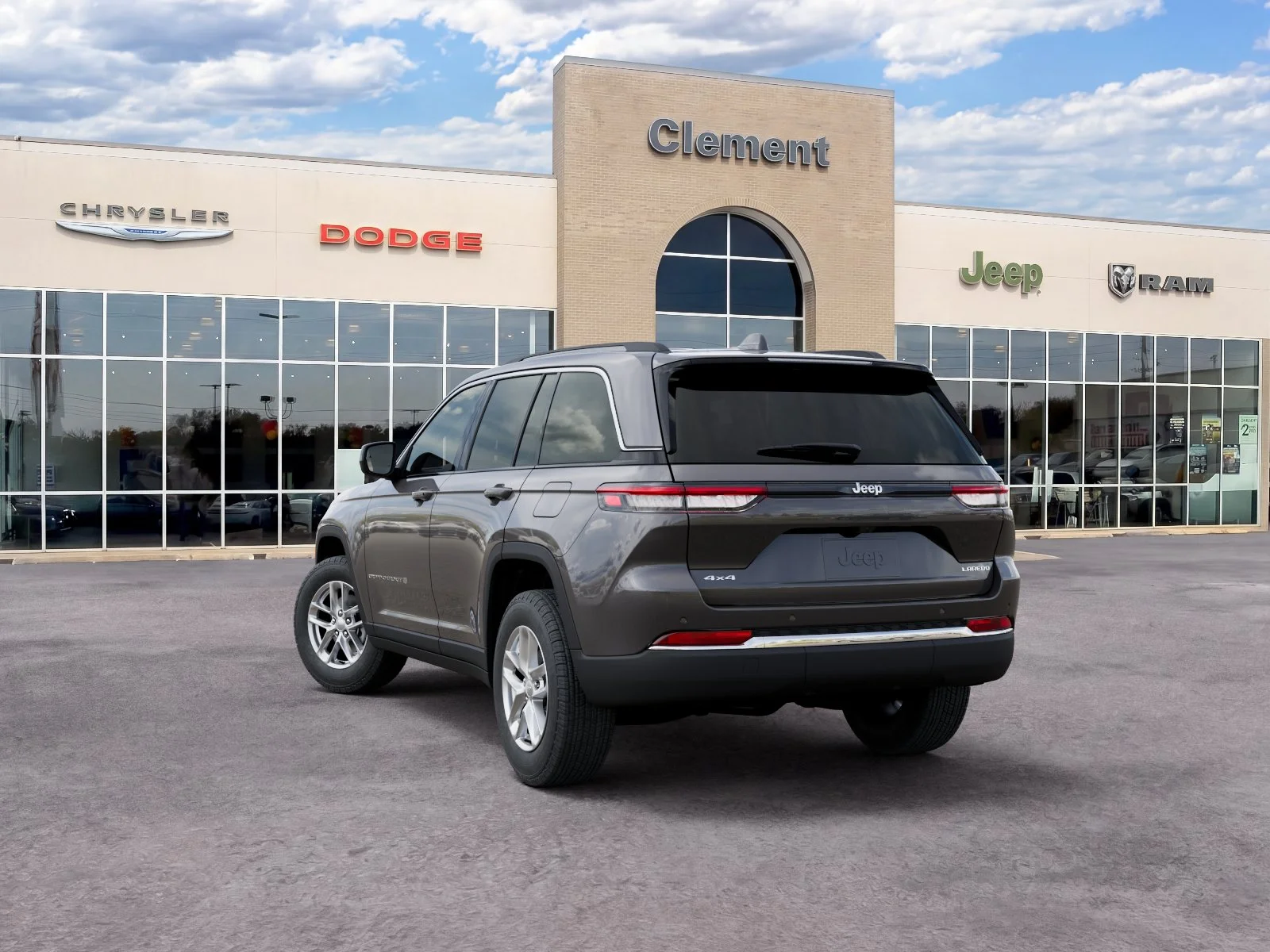 New 2026 Baltic Gray Metallic Clear-Coat Exterior Paint Jeep Laredo X image 32