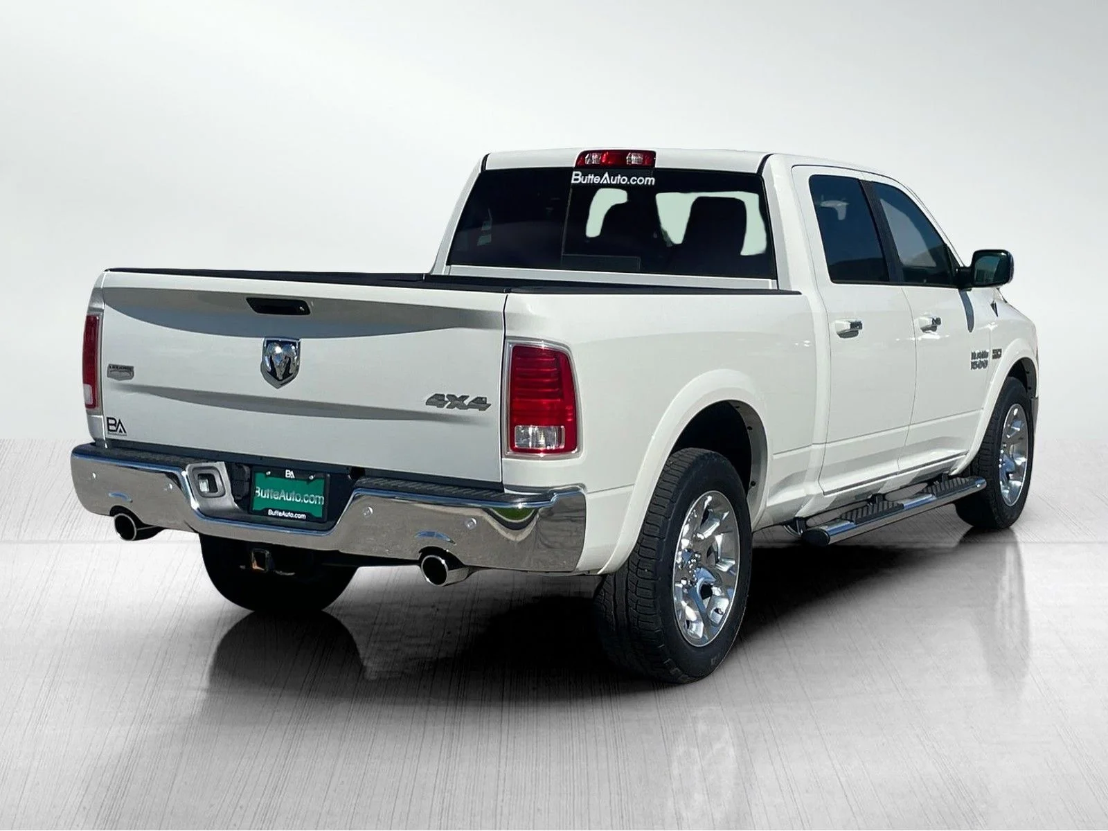 Used 2016 Pearl White Ram Laramie image 3